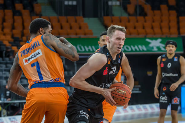 动不仅在曼 动不仅在曼